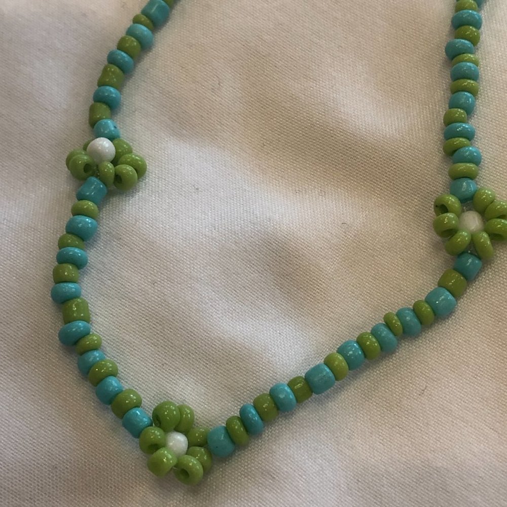 Altar'd State Green Blue Flower Beaded Choker Necklace with FREE Bracelet - Picture 3 of 10